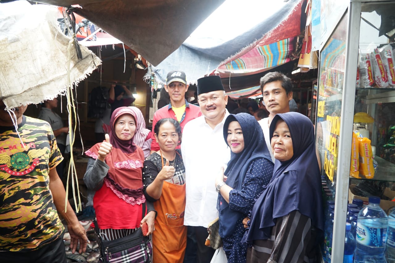 Makan Pindang di Pasar Tanjung Raja, Alex Noerdin Masih Dipanggil Gubernur