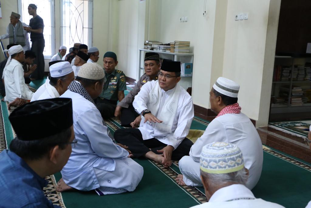 Dodi Reza Ajak Warga Muba Jaga Kebersihan Toilet Masjid