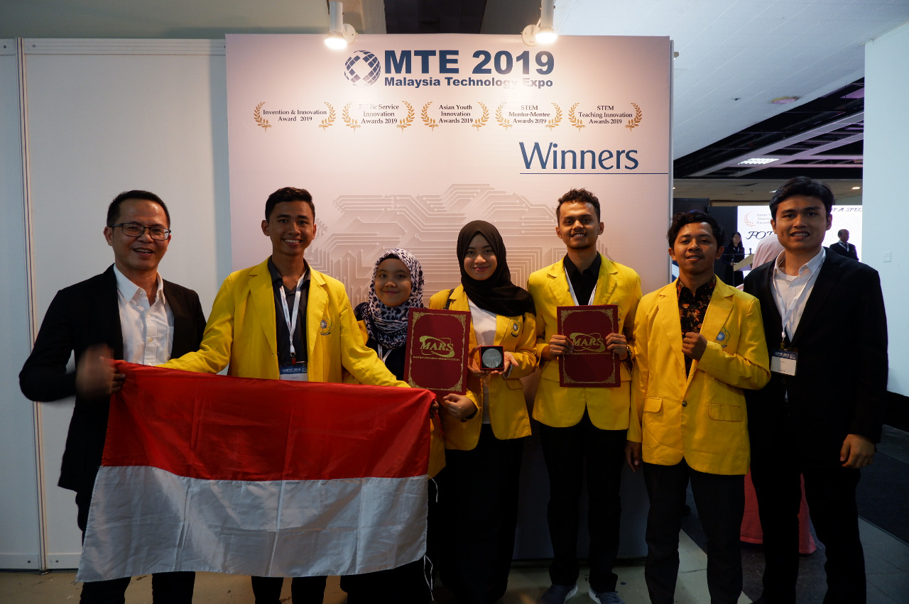 Lima Mahasiswa Unsri Raih Silver Winner di Malaysia
