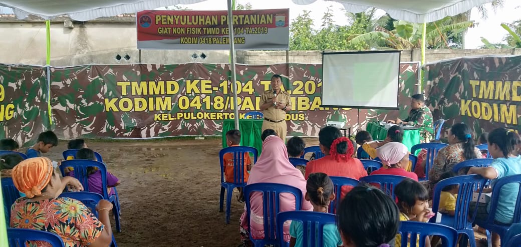 TMMD Ke 104/Palembang dan Dinas Pertanian Beri Penyuluhan kepada Warga Pulokerto