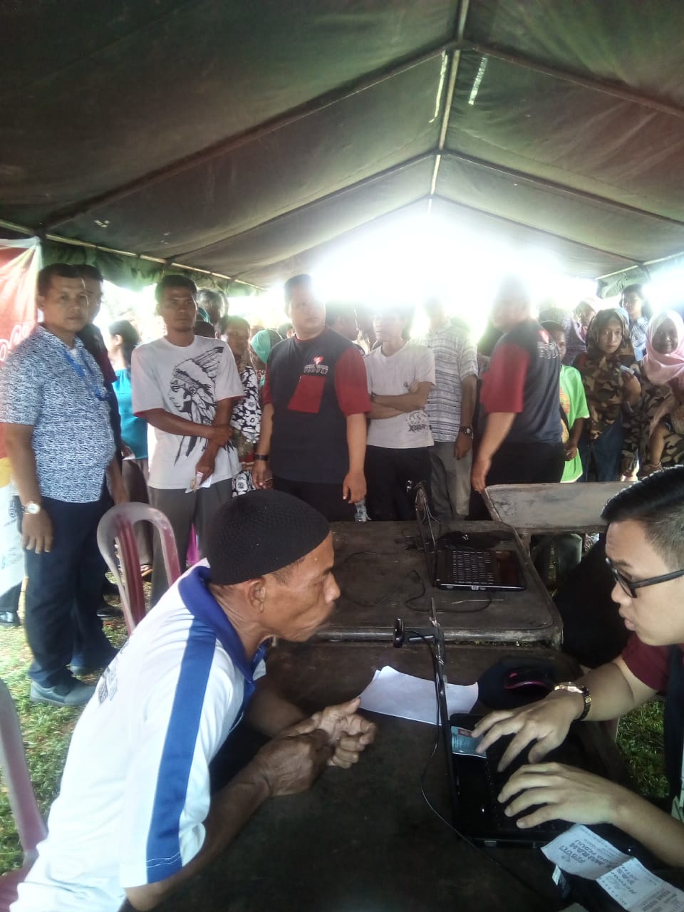 AGP Salurkan 200 Paket Sembako ke Masyarakat Pulokerto