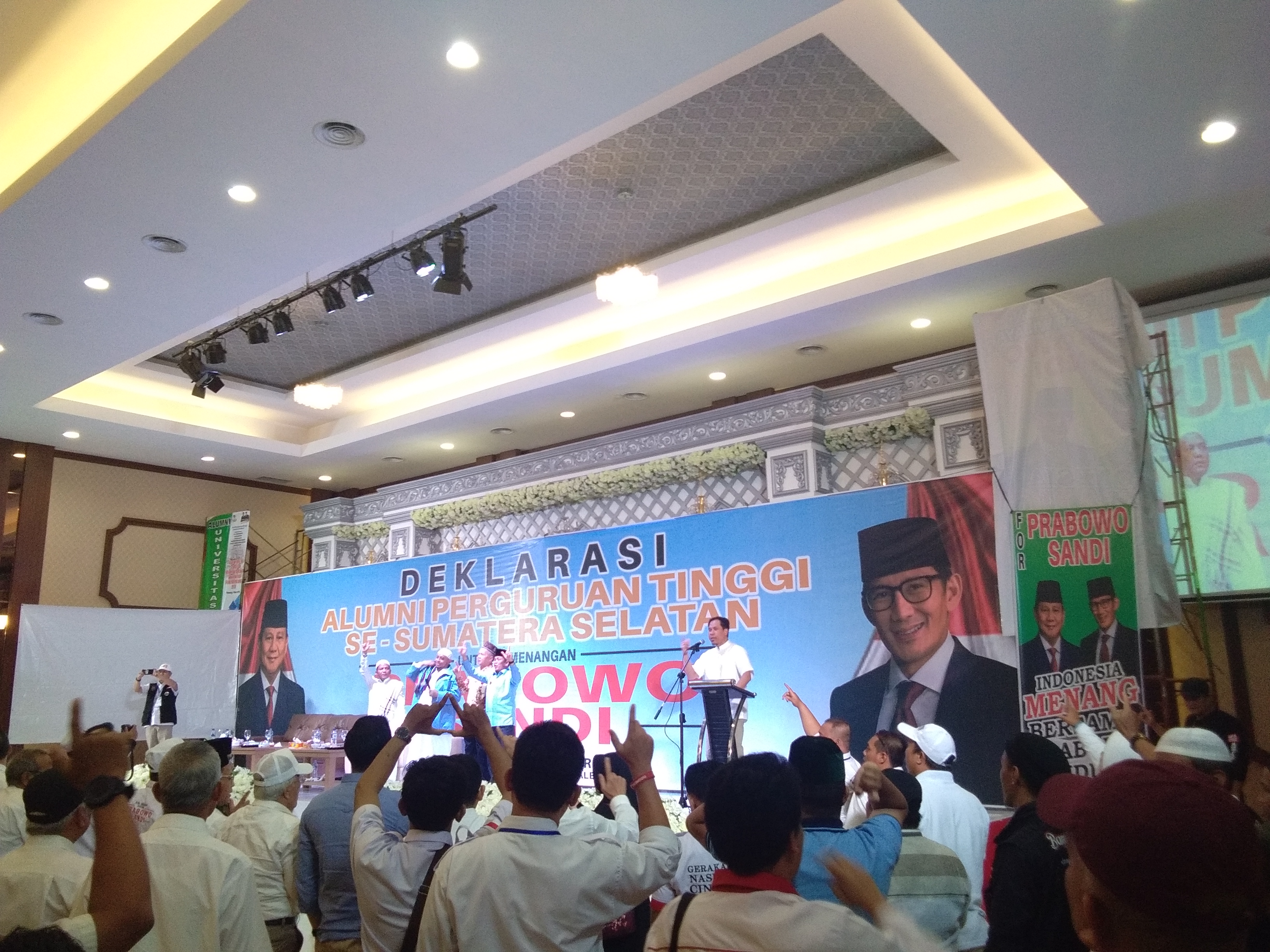 Ribuan Alumni PT Bulatkan Tekad Menangkan Prabowo-Sandi 