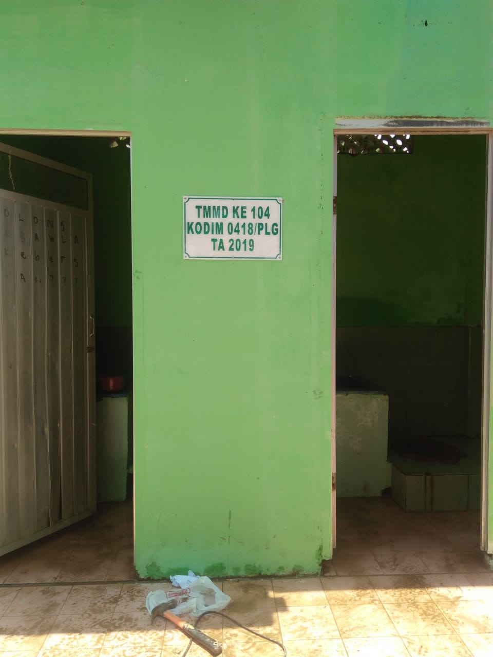 Satgas TMMD Rampungkan Pengerjaan Toilet Masjid