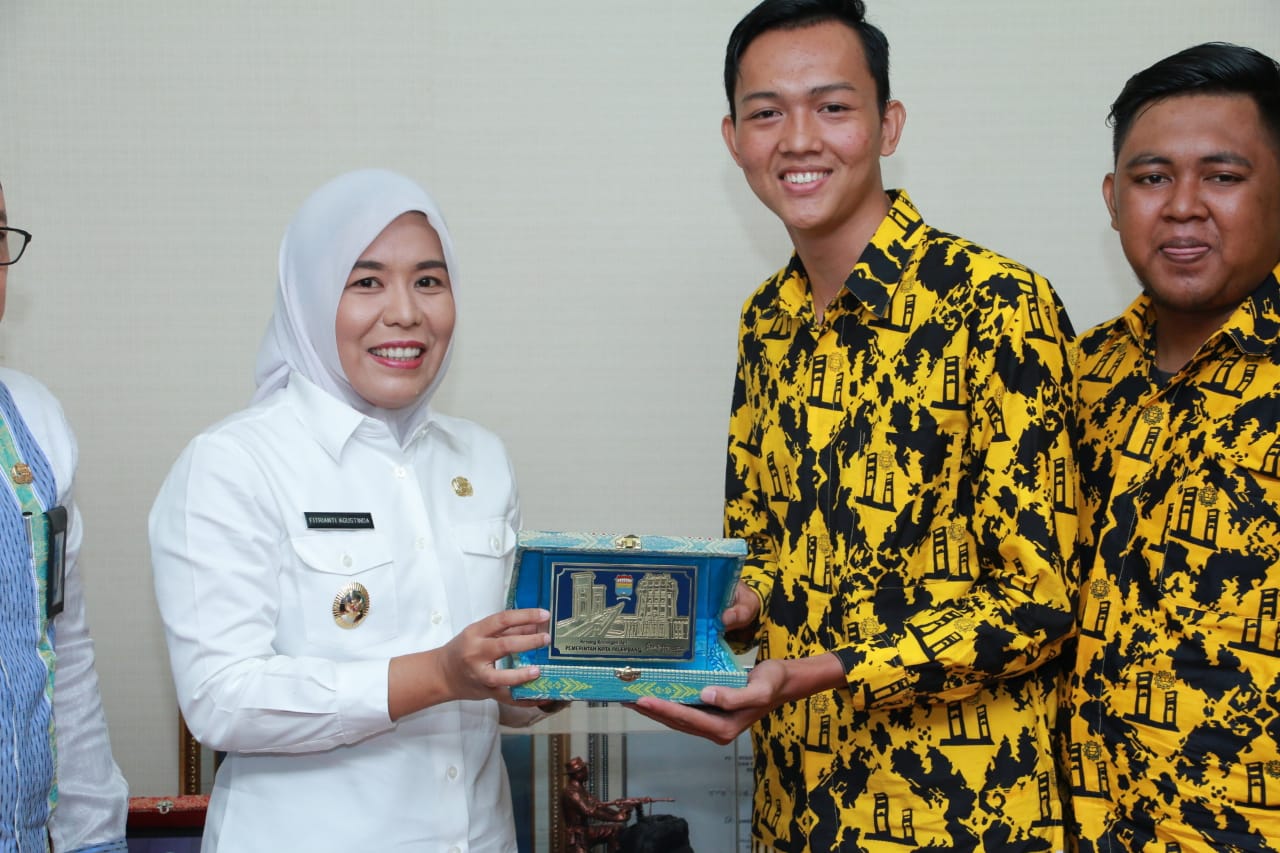 Perjuangan Aspirasi Wanita, Wawako Palembang Dapatkan Penghargaan Dari IPM
