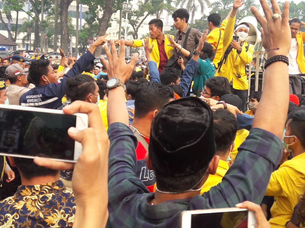 Demo Ricuh, Tiga Mahasiswa Terluka