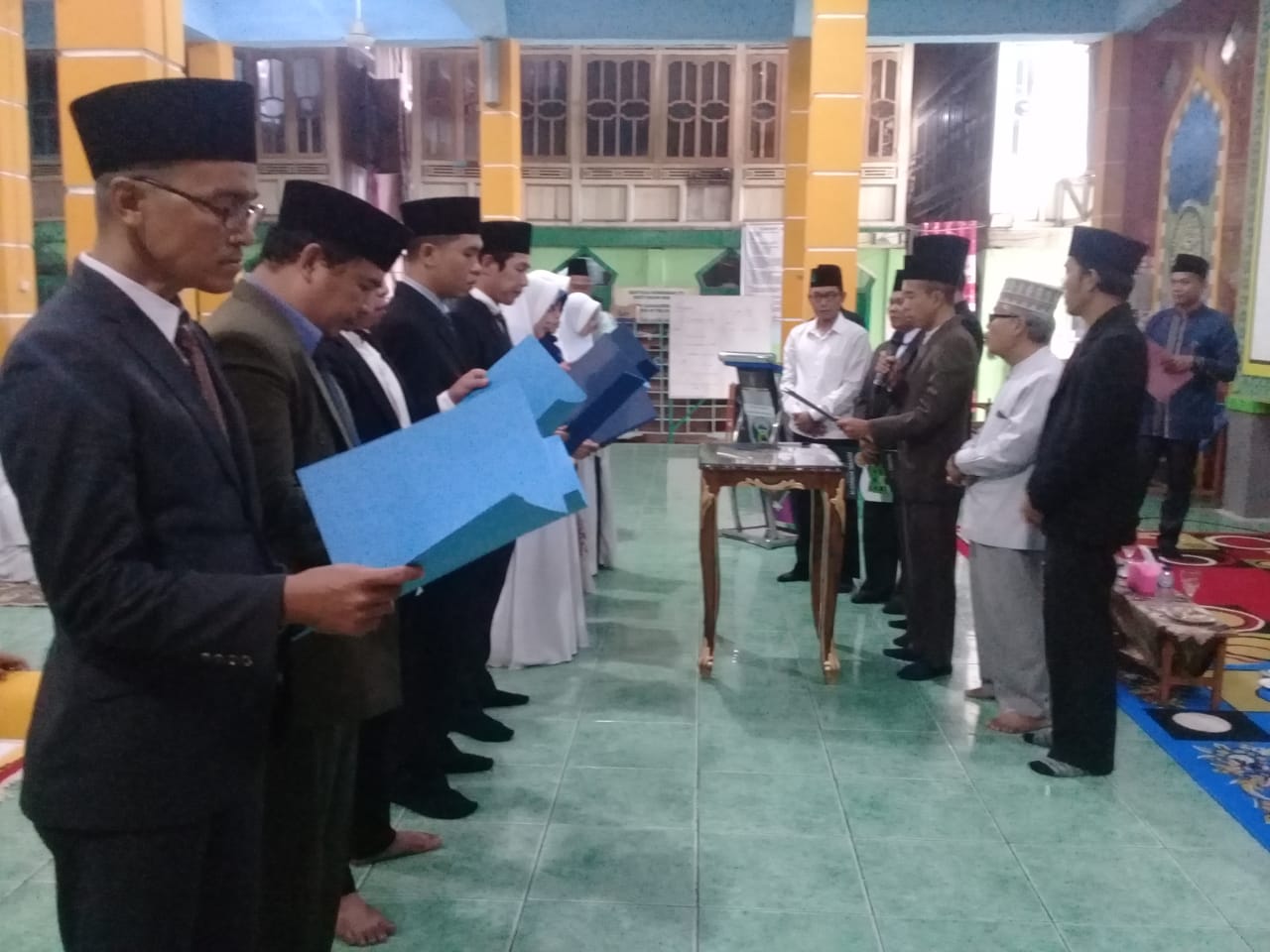 Pesantren Al Ittifaqiah OI Kukuhkan Pengurus Radio Dakwa