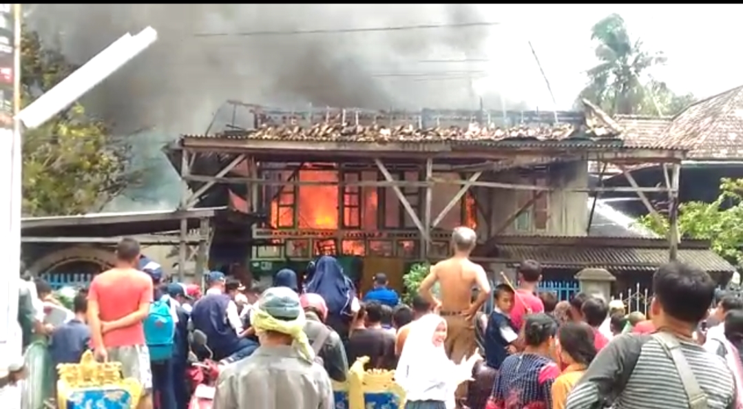 Ditinggal Perbaiki Jam, Rumah Sudarto Hangus Dijilat Jago Merah