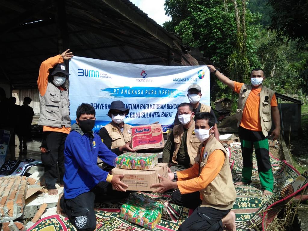 Berikan Bantuan, Relawan PT Angkasa Pura II Tiba di Sulbar dan Kalsel