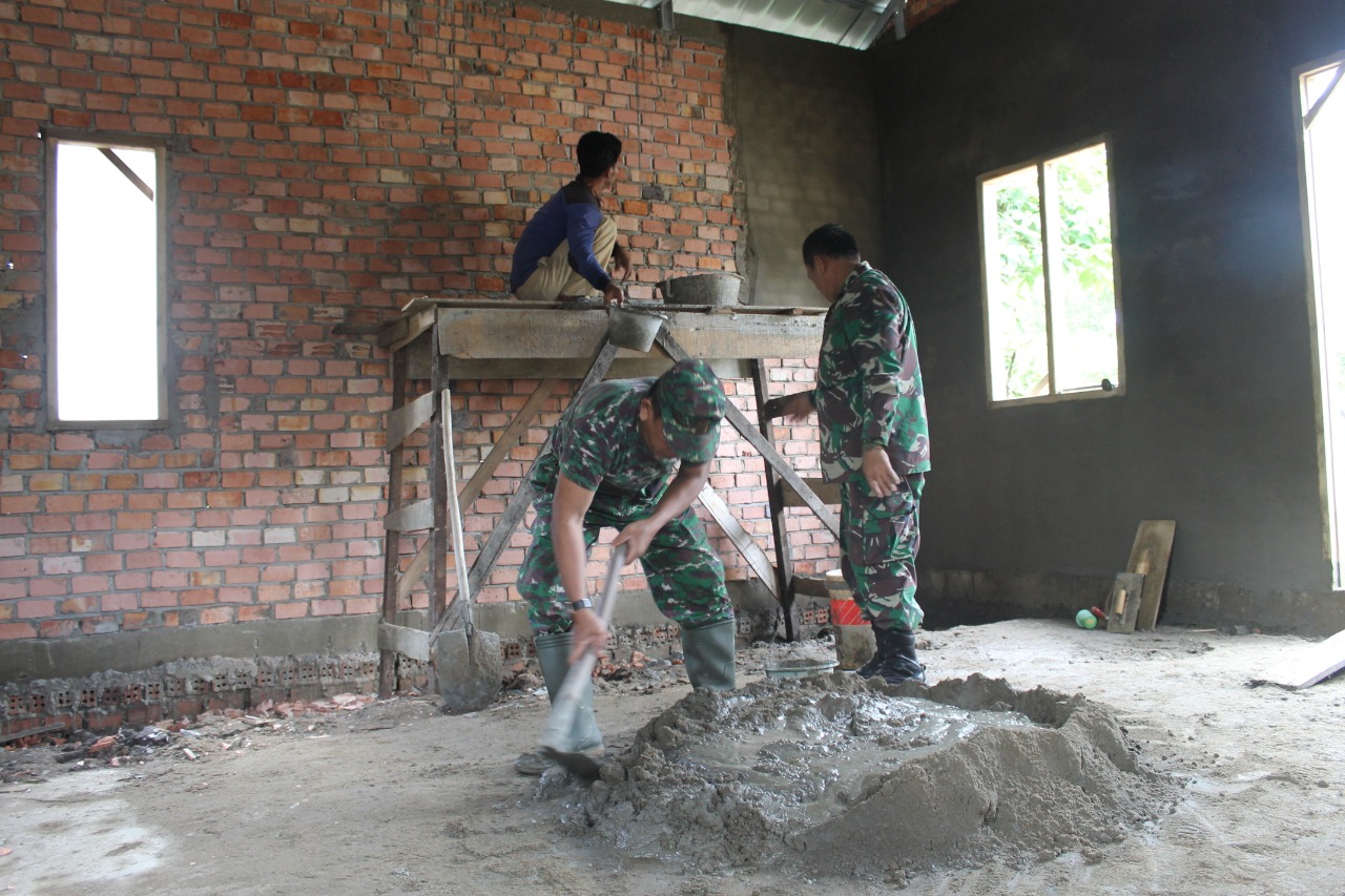 Satgas TMMD Kebut Pembangunan Rumah Kalena, Masuk Tahap Plester