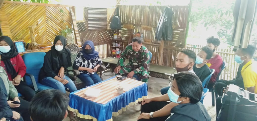 Pemuda dan Pemudi Kampung Sungai Jawi, Diberi Penjelasan Bila Masuk TNI atau Polri Gratis