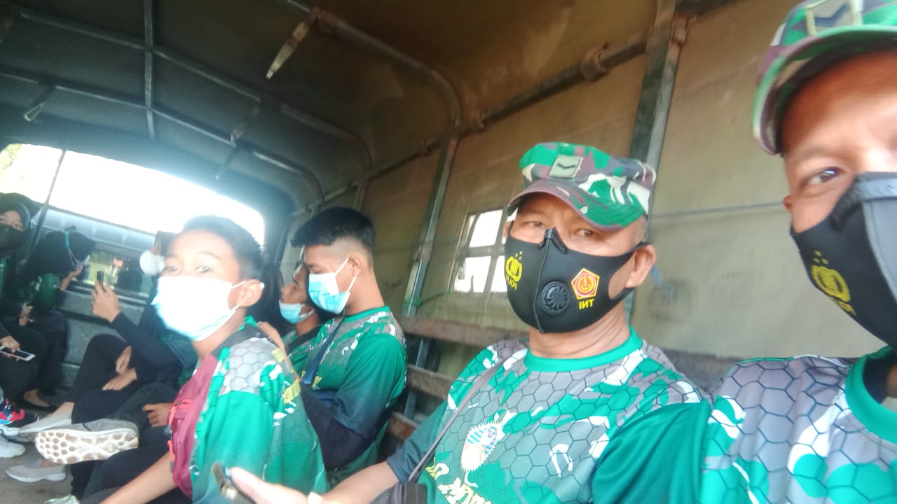 Naik Truk Tentara, Anak-anak Kampung Sungai Jawi Berangkat City Tour