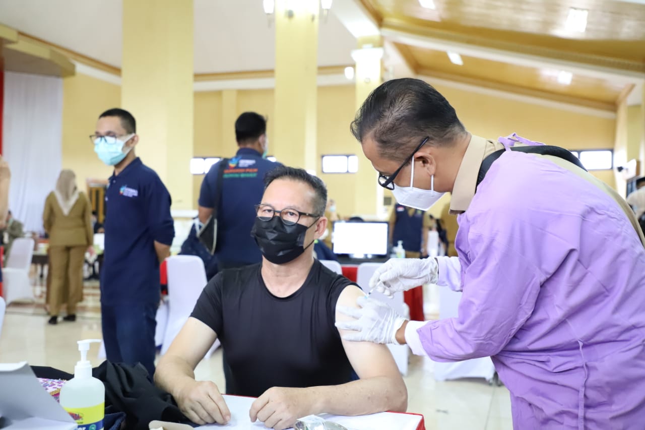 Usai Paripurna, Puluhan Anggota DPRD Sumsel Laksanakan Vaksinasi