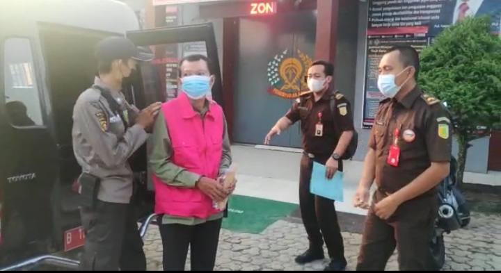Korupsi Rehabilitasi Jembatan Gantung, Kades Bedegung Ditahan Kejari OKU