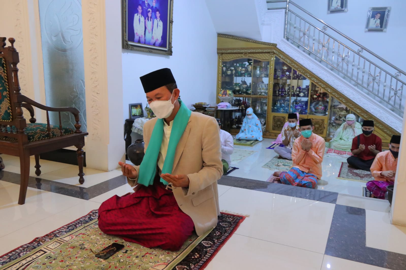 Walikota Palembang Gelar Sholat Idul Adha di Rumah