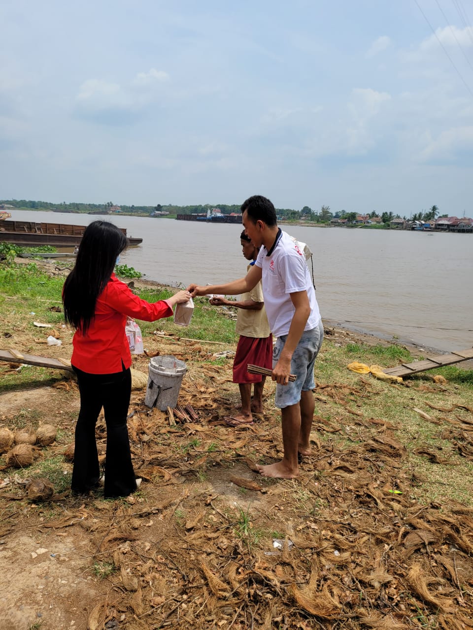 Hadapi Pandemi PSI Bagikan Ricebox di 14 Kecamatan di Palembang
