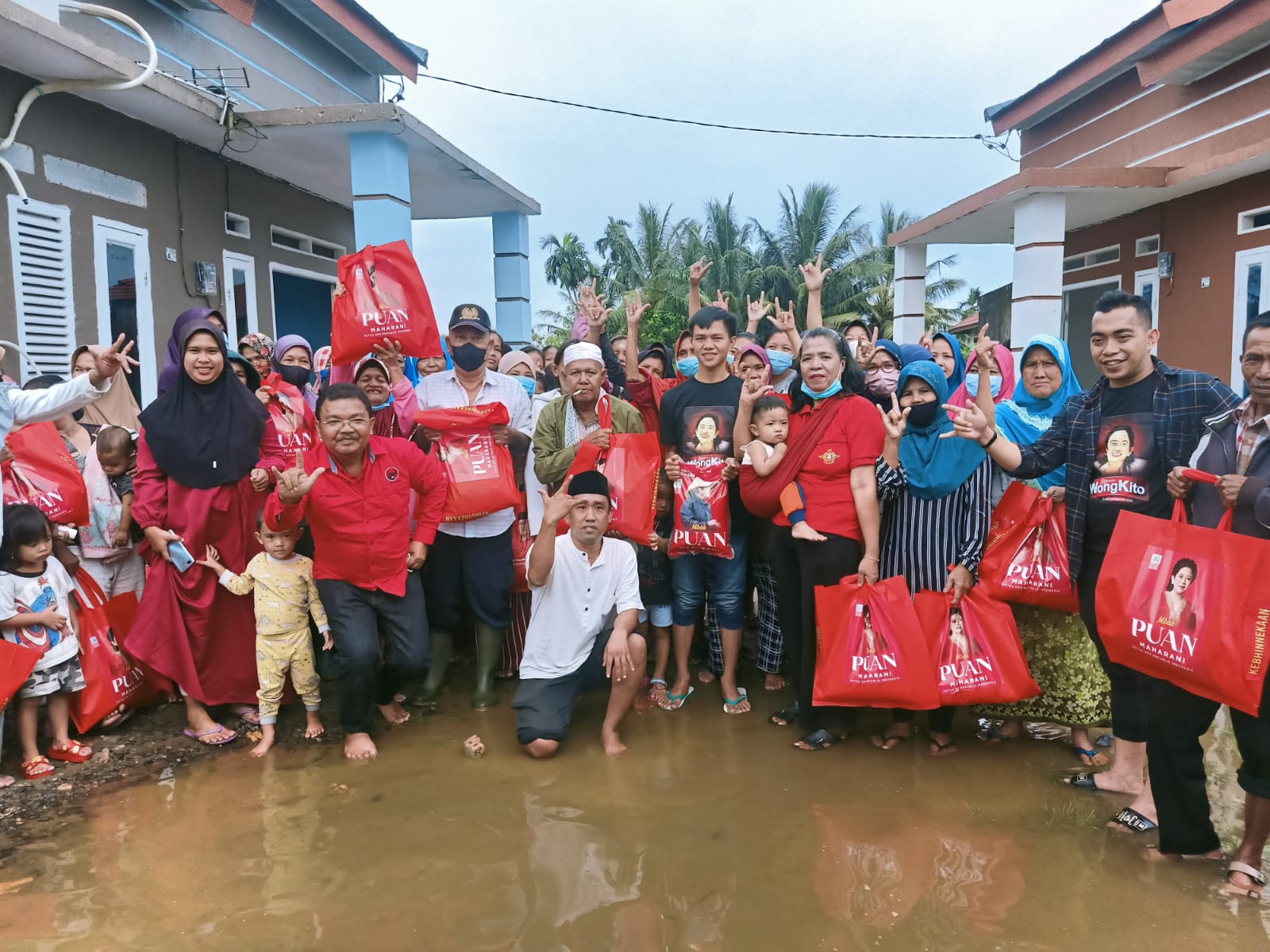 Kembali Diterjang Banjir, Relawan Wong Kito Sigap Bantu Warga