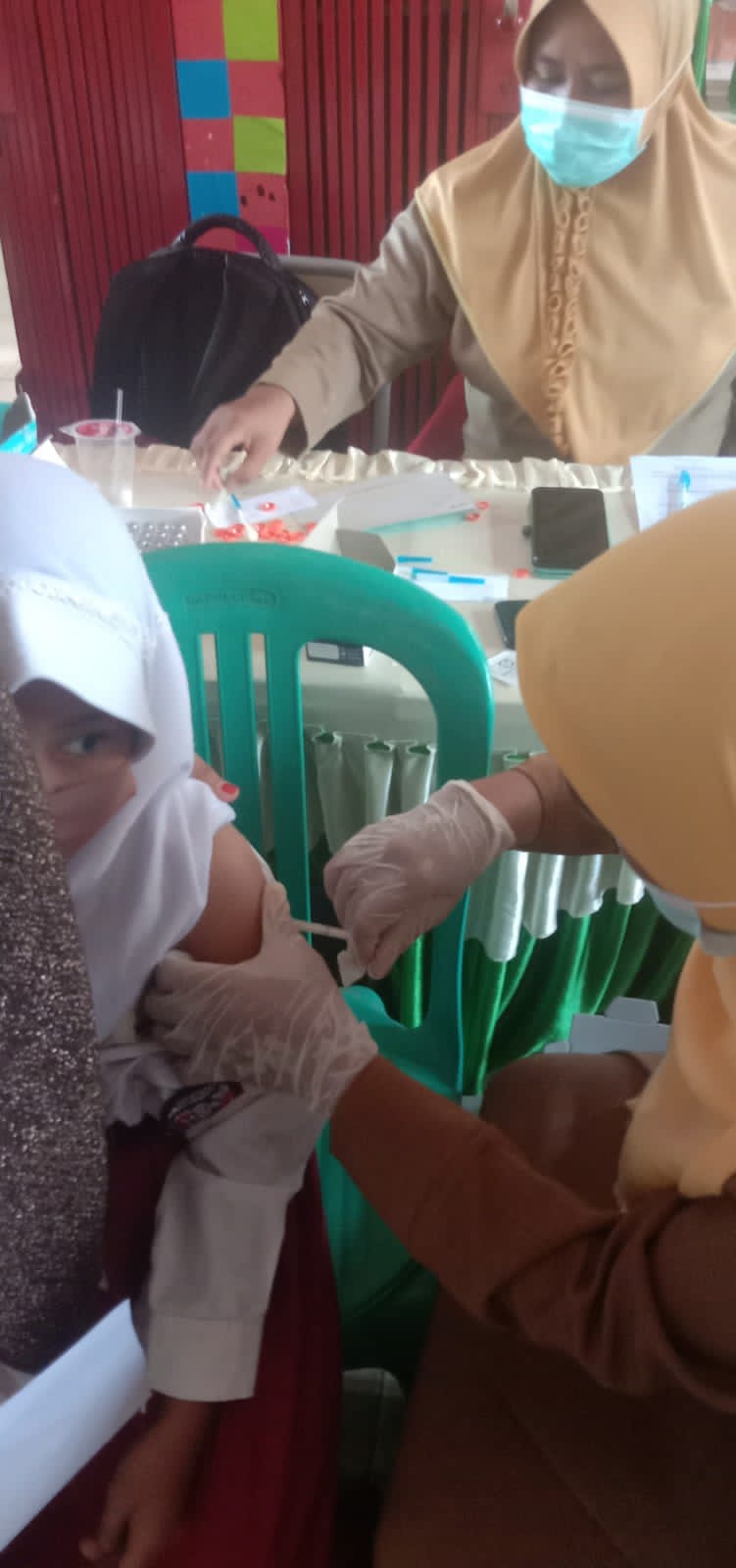 Ratusan Anak SD di Lubai Ulu Jalani Vaksinasi