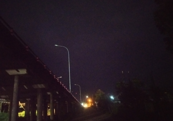Nyaris Dua Tahun Lampu Jalan di Sekitar Jembatan Keramasan Padam