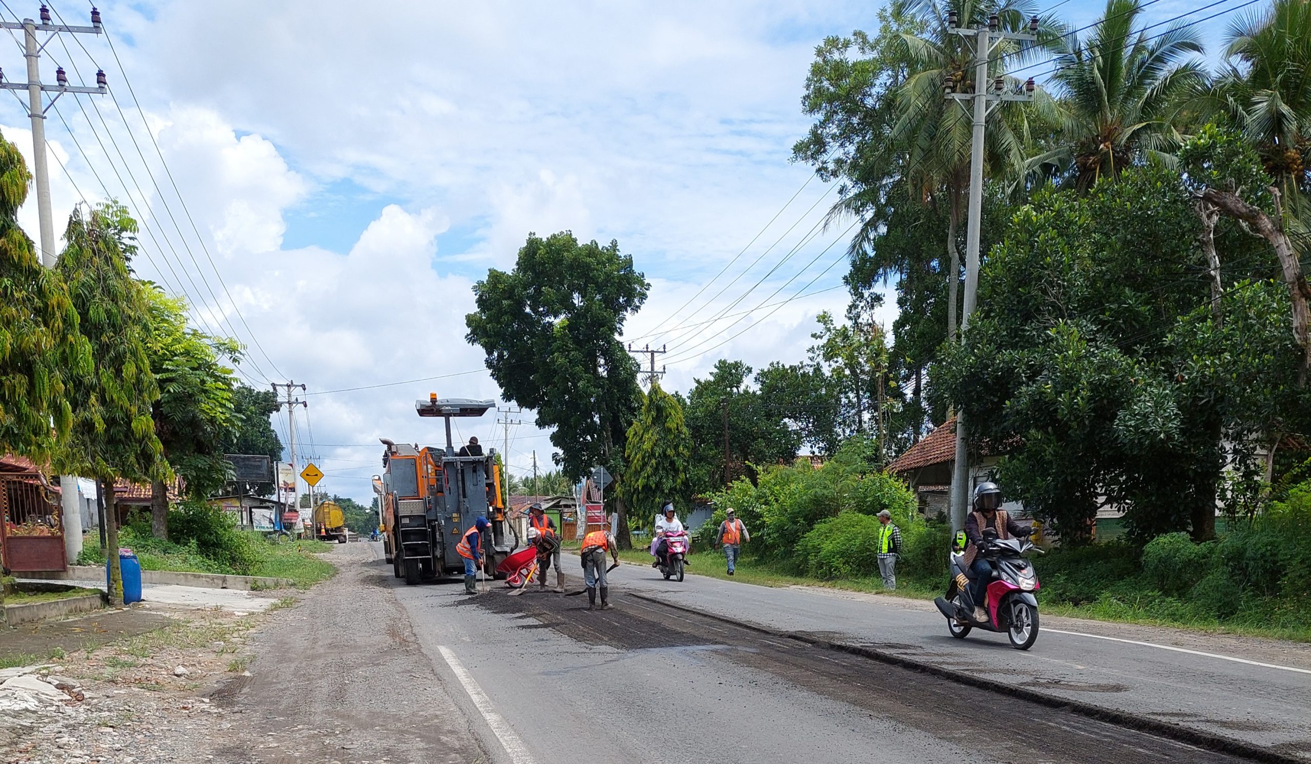 Perbaikan Jalan Nasional di Desa Kota Baru Memakan Korban, Sudah Lima Pengendara Motor Terjatuh