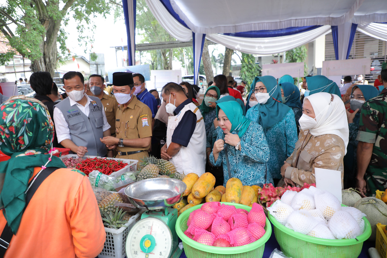 Wako Sambut Baik Bazar Murah di Kantor Camat IB ll