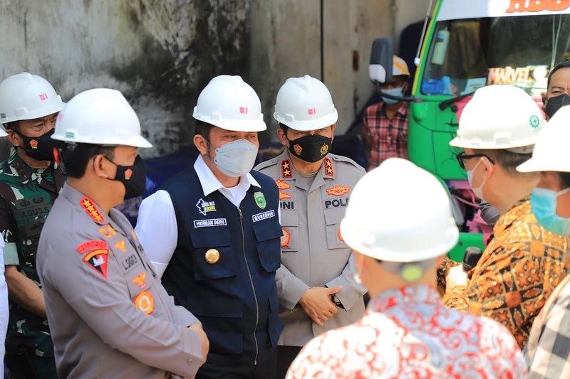 Gubernur Herman Deru Dampingi Kapolri Tinjau Produksi-Distribusi Minyak Goreng Curah di Banyuasin