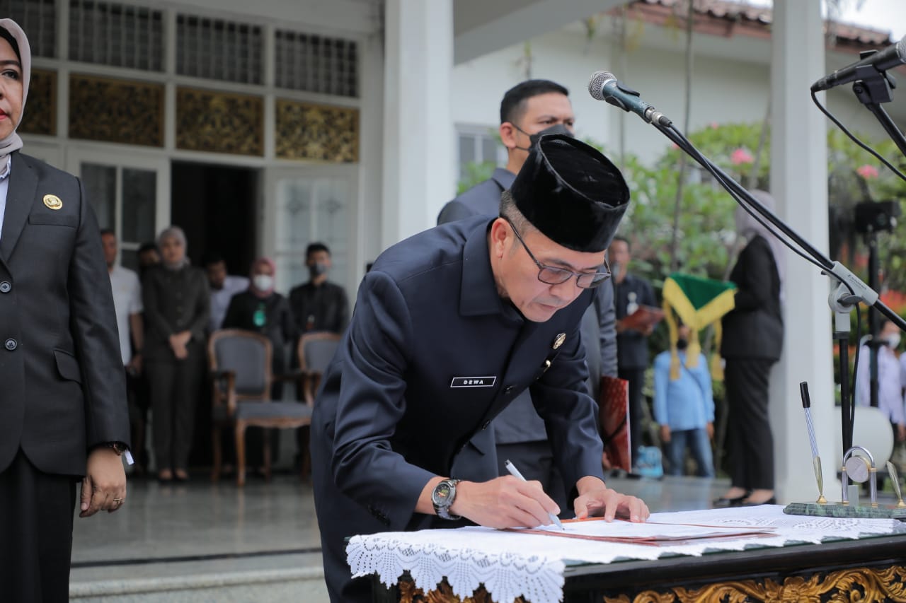 Sekda Lantik 504 Pejabat Pemkot Palembang