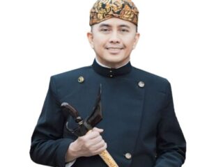 Pj Gubernur Terima Gelar Kehormatan Kanjeng Raden Tumenggung dari Keraton Surakarta