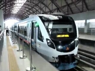 LRT Sumsel Perbolehkan Penumpang Buka Puasa Digerbong
