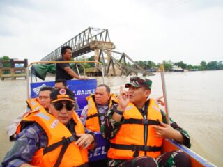 Pj Bupati Muba Minta Pihak Perusahaan Segera Perbaiki Jembatan Ambruk